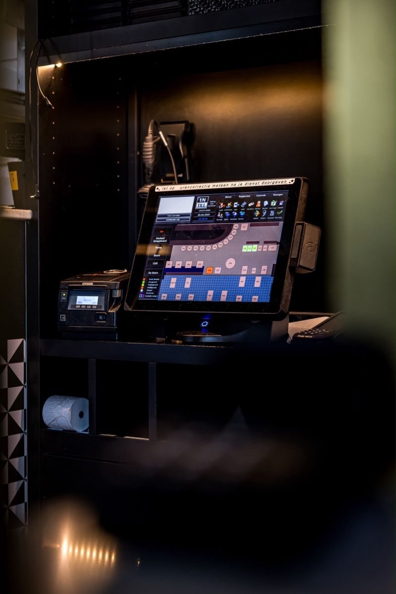 Kassa en bonprinter op één stabiel netwerk — de onzichtbare basis onder de service.